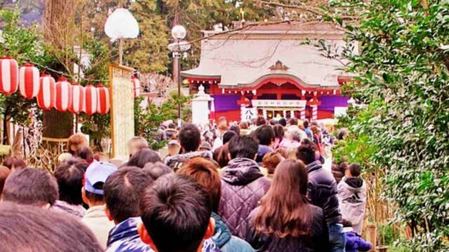 初詣はいつまでに行くの？歴史や決まりごとは？人気のある神社仏閣は？